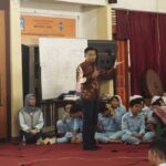 RG Governance and Corporate Finance FEB UNS Holds Digital Finance Education for Junior High School Students